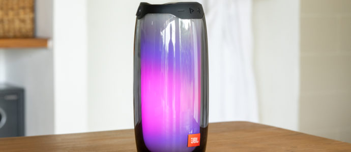 JBL Pulse 4 im Praxistest: Party-Lautsprecher mit Spitzenklang?
